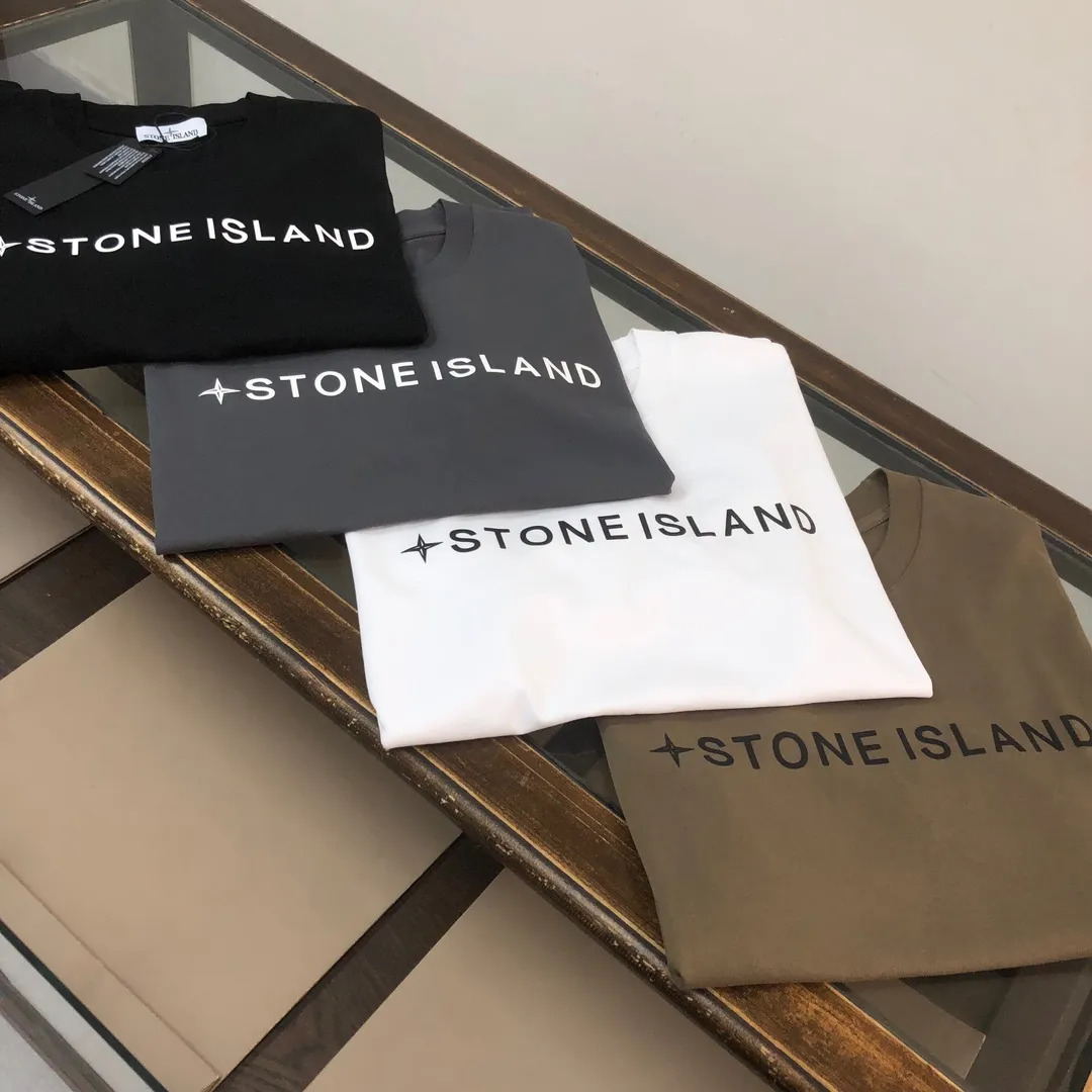 P180 Stone Island 2025 latest T-shirt, couple style ~ original order, fashionable and casual short T-shirt, three-dimensional logo letter logo silicone printing technology on the chest! Specially supplied with customized cotton fabrics ~ Cotton T-shirts ~ Pre-washed to prevent deformation and shrinkage, making the upper body more comfortable and breathable ~ All available from stock ~ Unique design style, trendy must-have item, complete with three standards 👍 Color: black/white/dark gray/brown Size: S M L XL (larger version, please indicate your height and weight when placing an order)